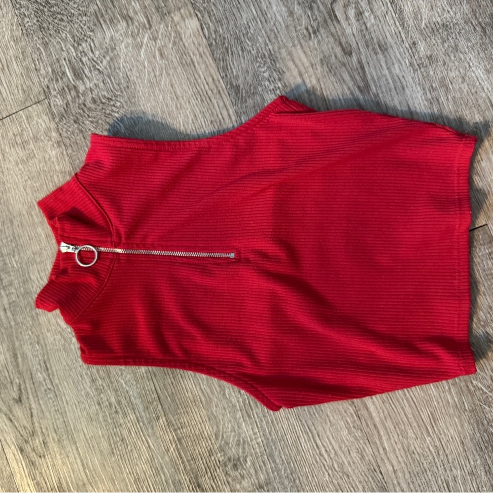 Red Sleeveless Zip-Up Top